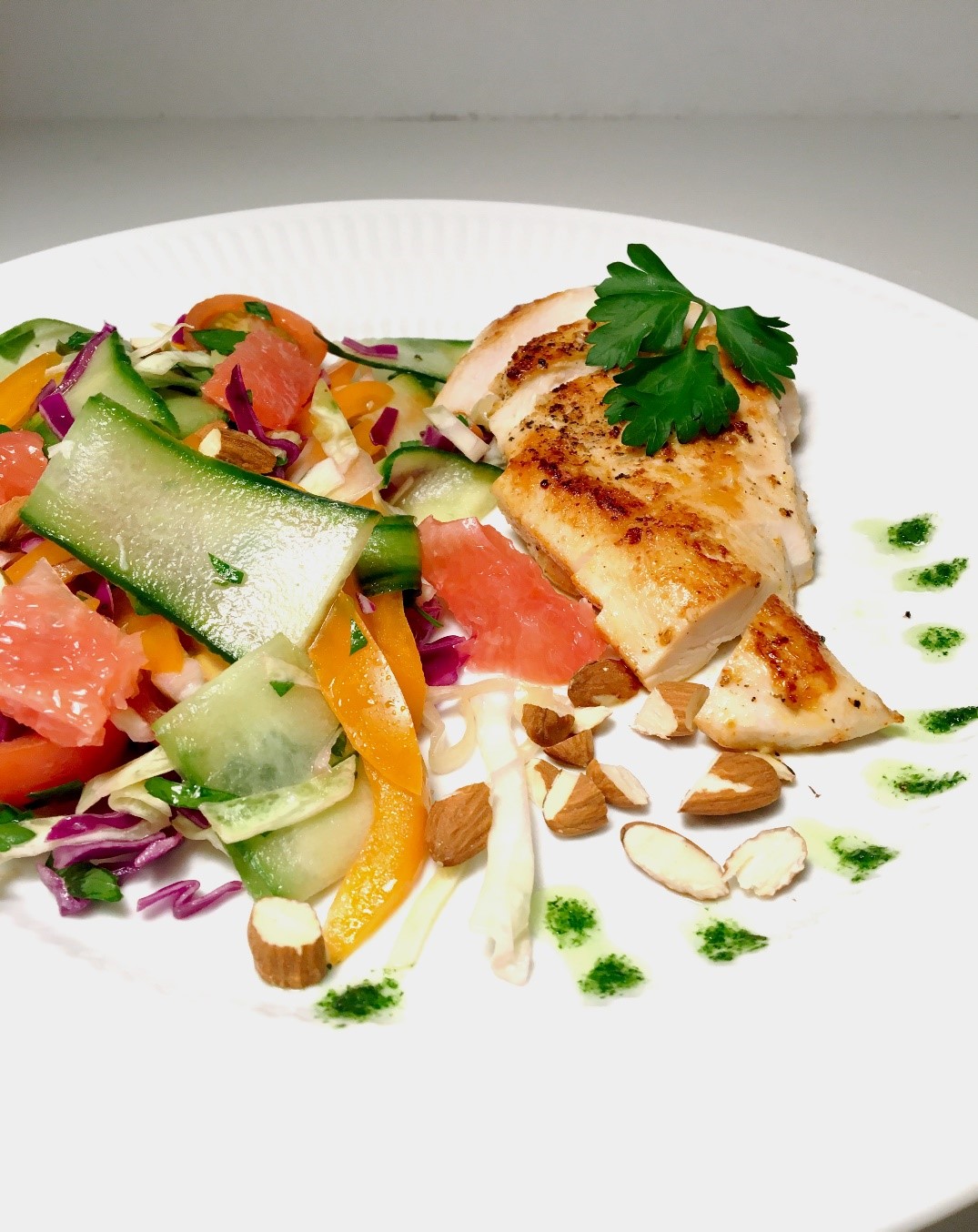 Kyllingefilet m/ spidskålssalat
