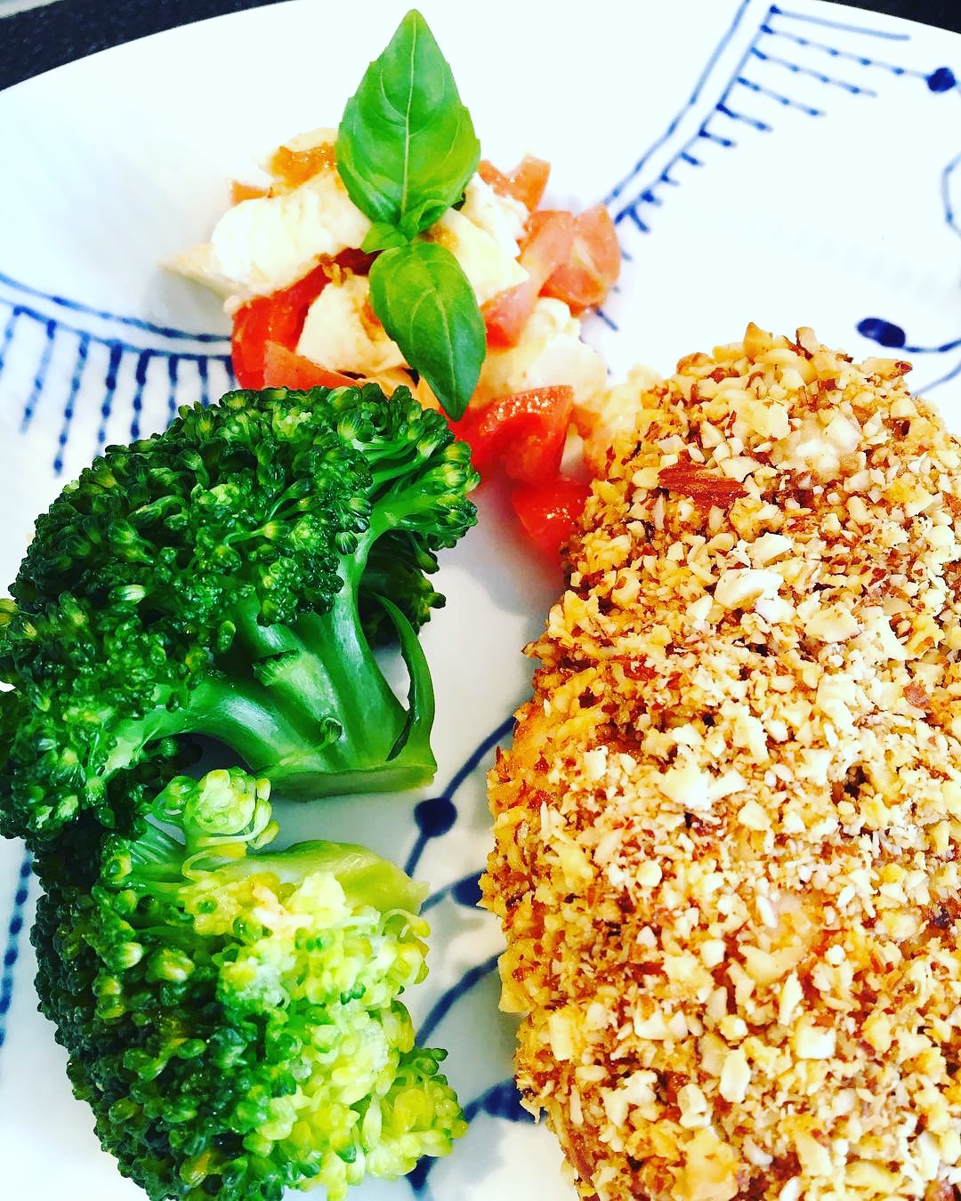Grillet kyllingefilet m/tomatsalat